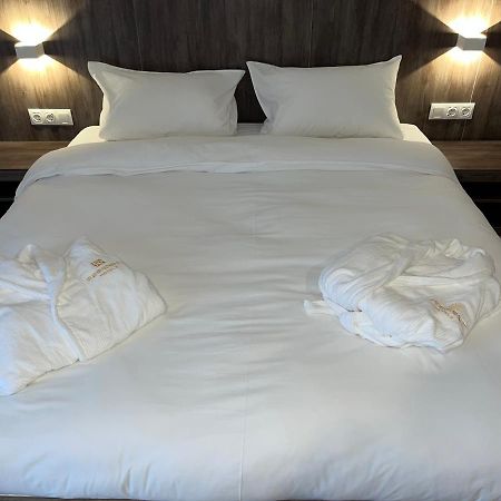 Resident Hotel Kaskelen Eksteriør bilde