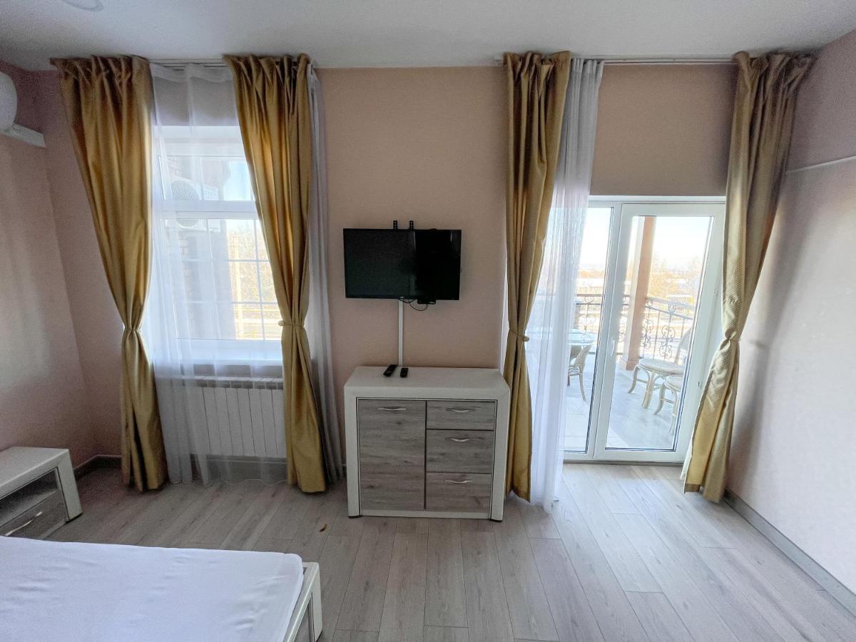 Resident Hotel Kaskelen Eksteriør bilde