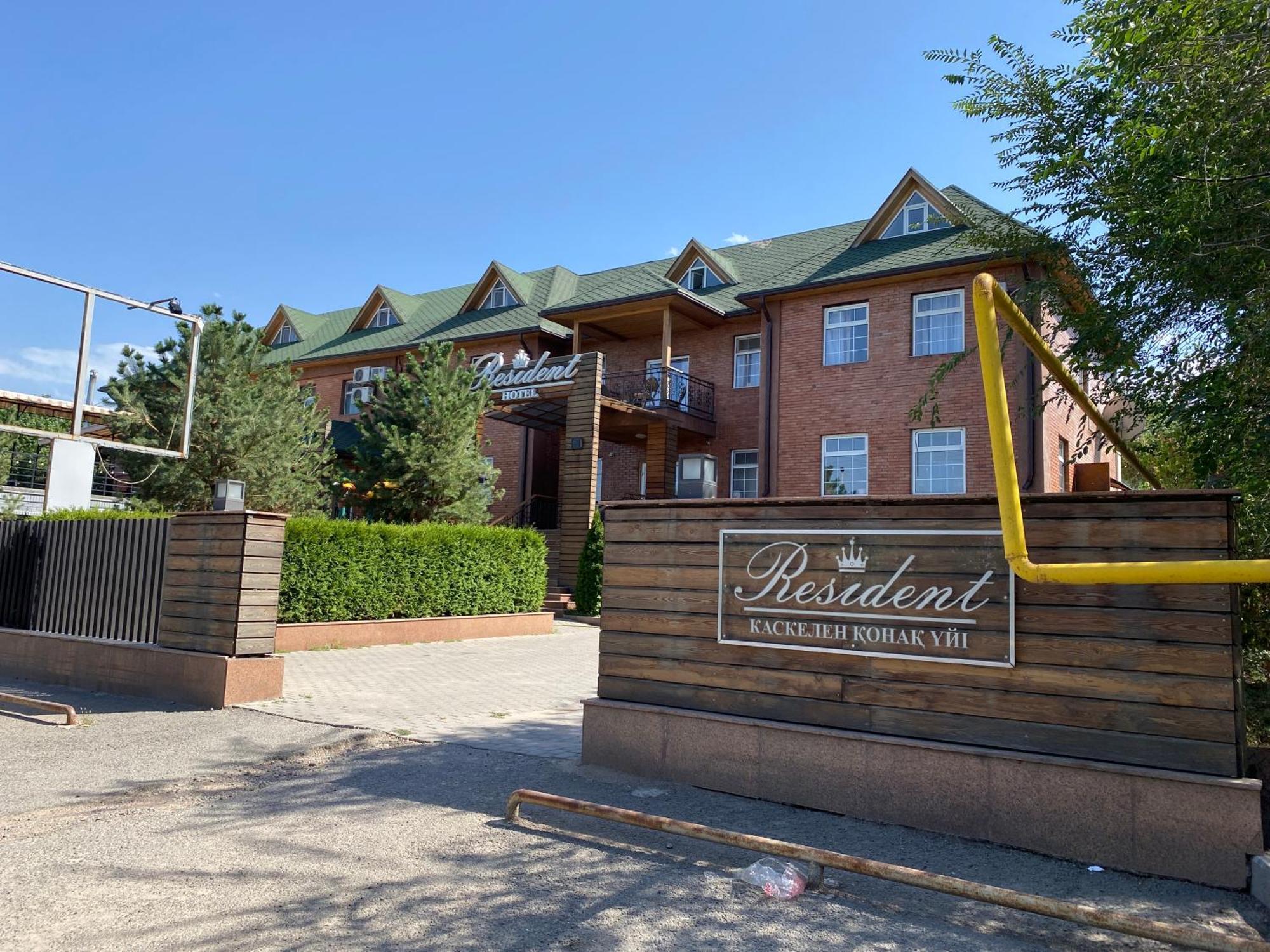 Resident Hotel Kaskelen Eksteriør bilde